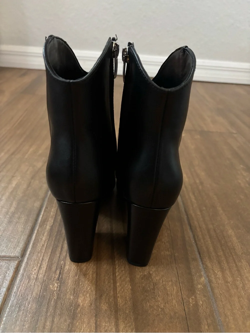 Nine West GHOST Black Leather Pointed Toe Ankle Boot Bootie Block Heel